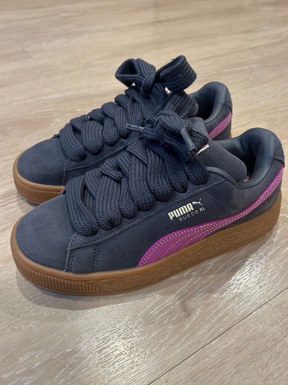 Puma women’s suede XL sneakers casual charcoal gray purple size 6